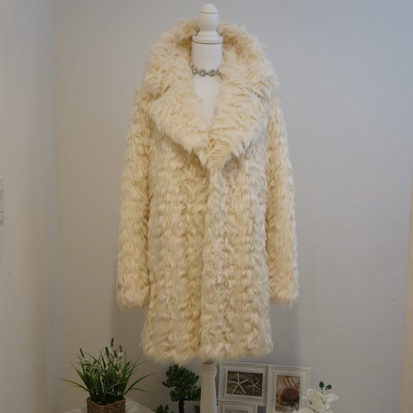 Kendall & Kylie Faux Fur Shawl Collar Coat Ivory - Picture 4 of 8